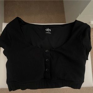 Alo super crop top/ sport bra has removable pads!